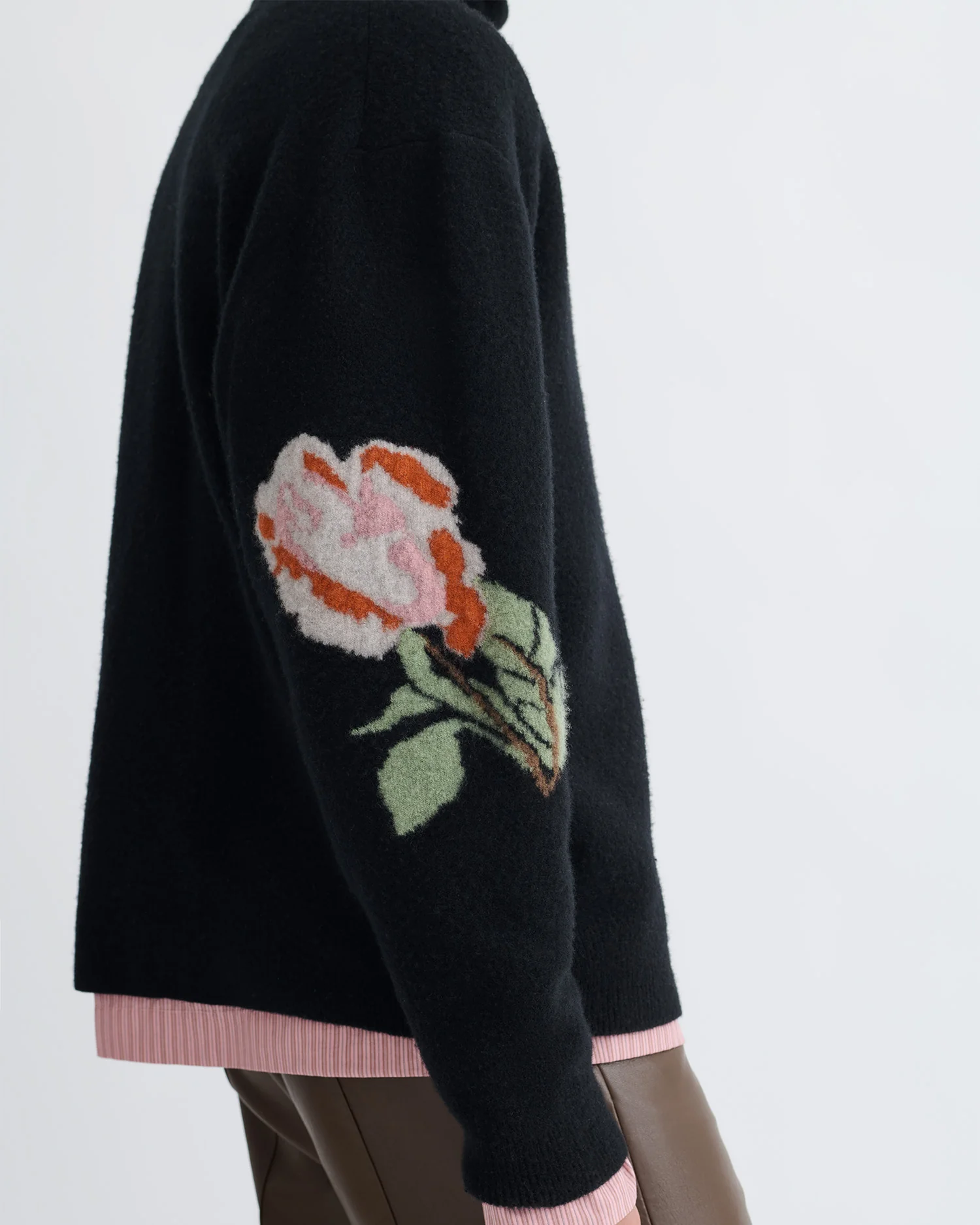 Frannie - Turtleneck Sweater - Black/Roses - Image 10