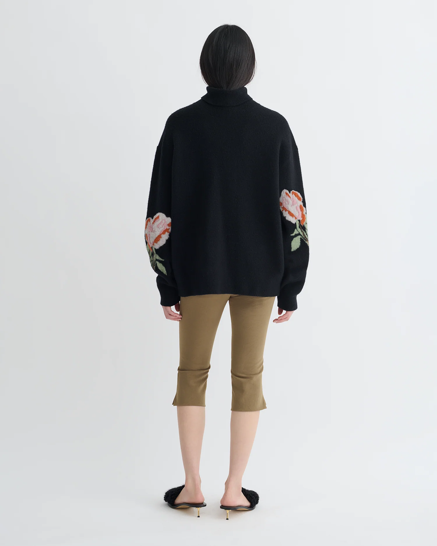 Frannie - Turtleneck Sweater - Black/Roses - Image 4