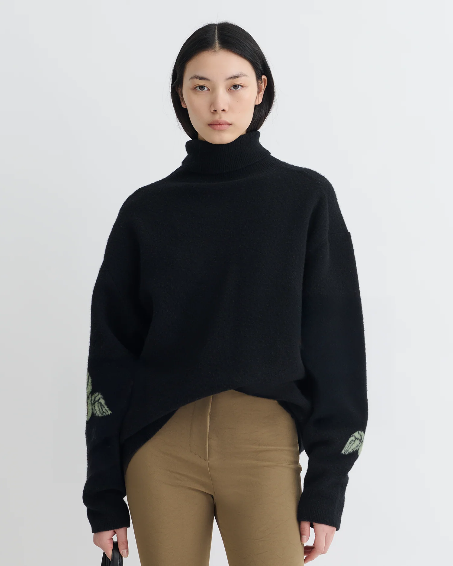 Frannie - Turtleneck Sweater - Black/Roses - Image 5