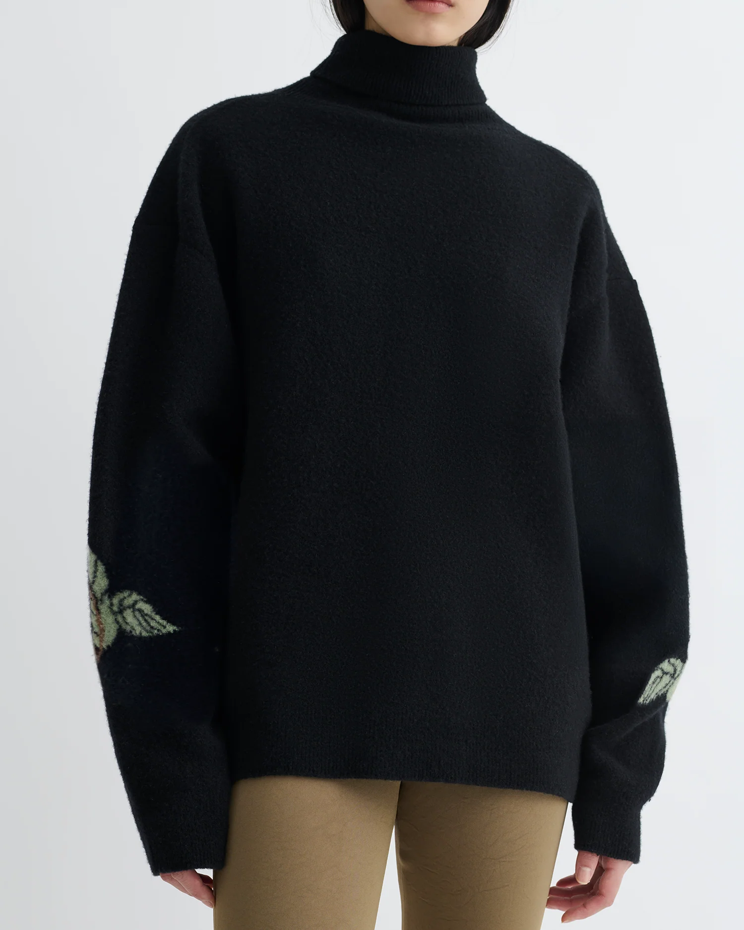 Frannie - Turtleneck Sweater - Black/Roses - Image 9